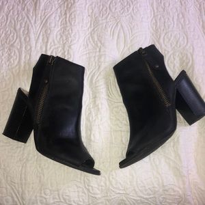 Black leather peep toe shoes